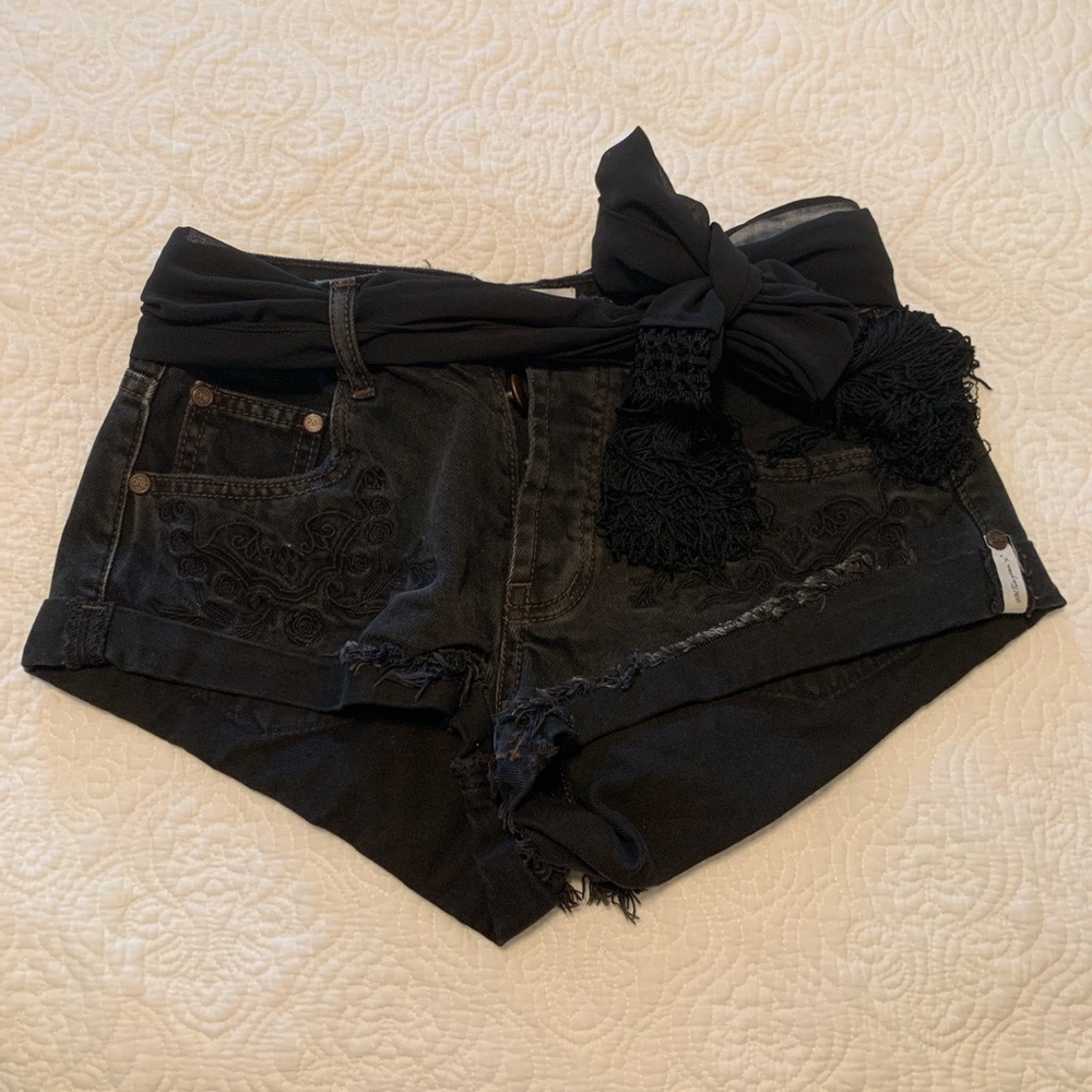 One Teaspoon Jean shorts with scarf belt